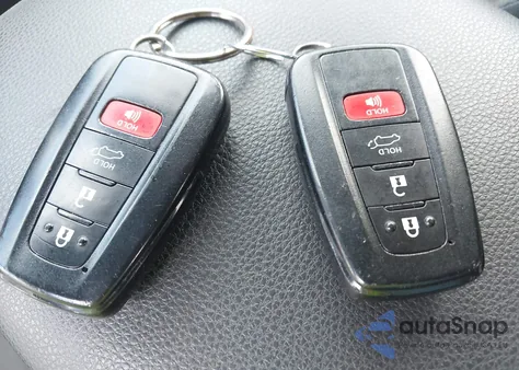 2021 Toyota Rav4 Xle from USA, damaged, VIN JTMP1RFV4MD071915